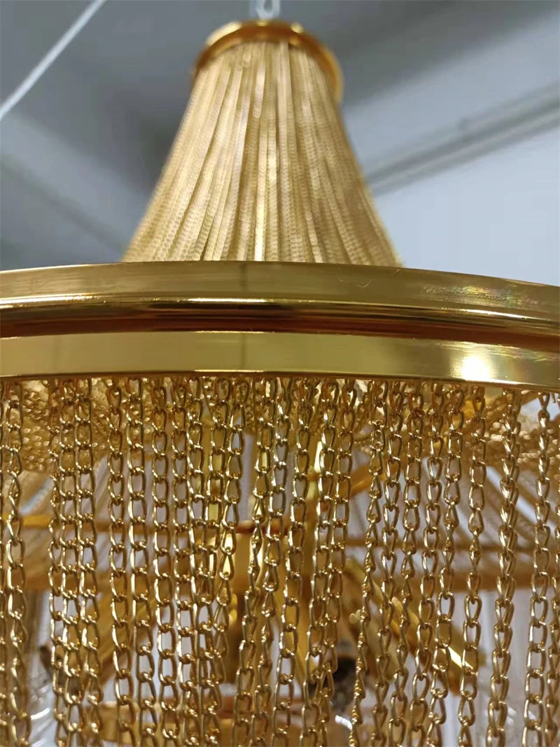 Modern gold aluminium tassel chandelier with decorative chain - vue 6 sur 12