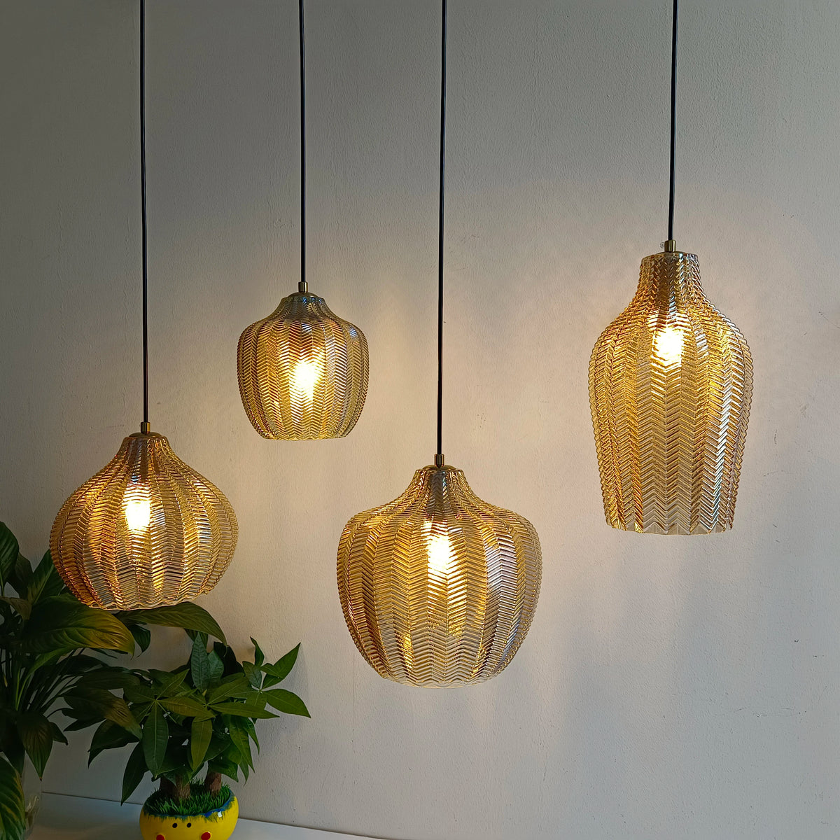 Nordic amber glass pendant light for kitchen, restaurant or bedroom – E27
