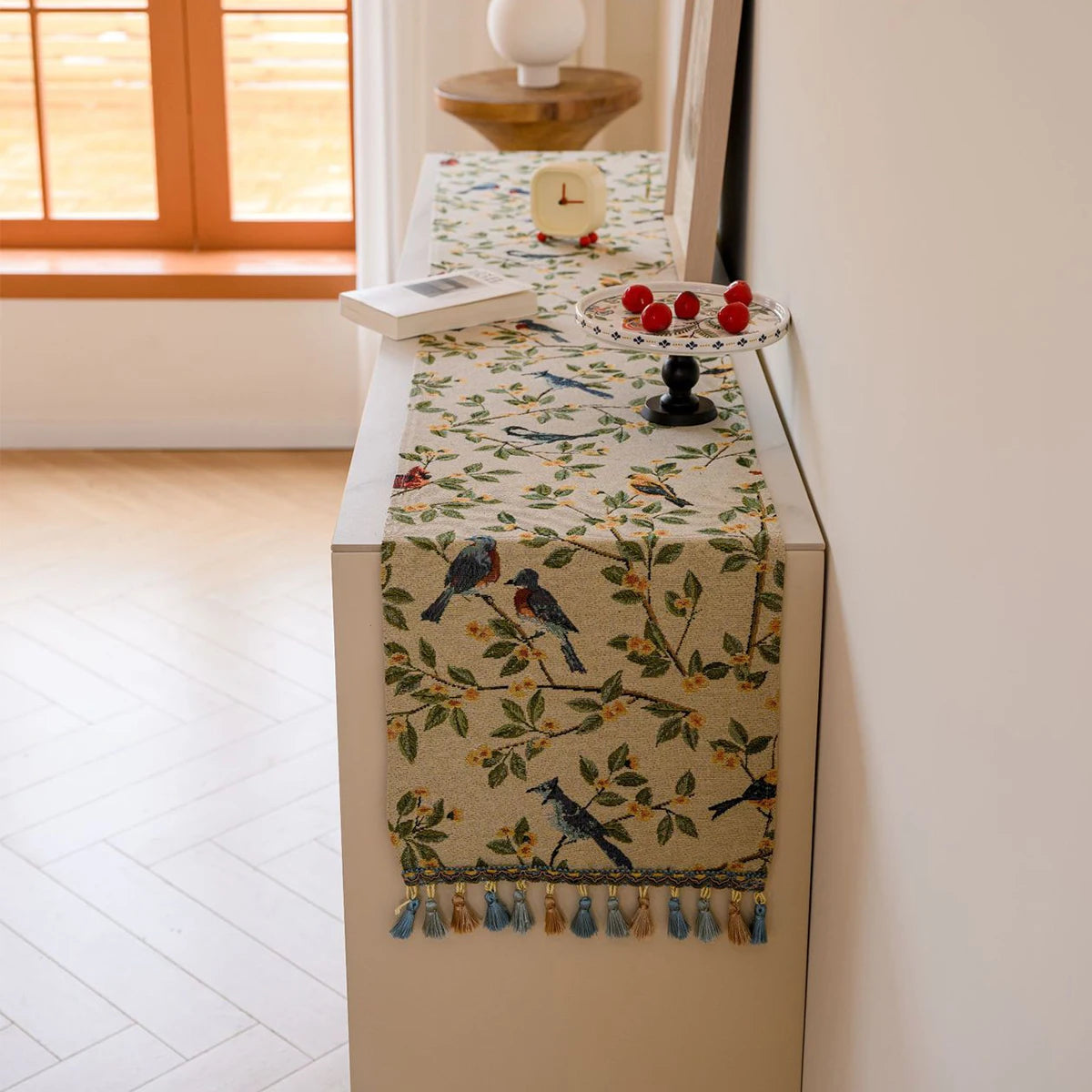 Nordic style jacquard animal table runner with tassels - vue 5 sur 6