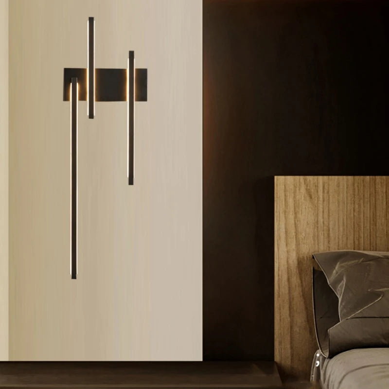 Modern minimalist brass LED wall light - vue 4 sur 10