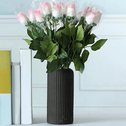 striped plastic vase for decorative flower arrangement - vue 5 sur 10