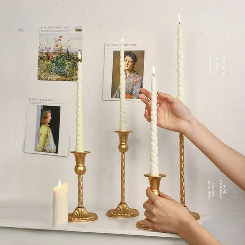 Retro gold spiral candlestick holders for romantic decorations and candlelit dinners - vue 2 sur 12