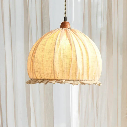 Romantic bud chandelier in cotton and linen - vue 2 sur 8