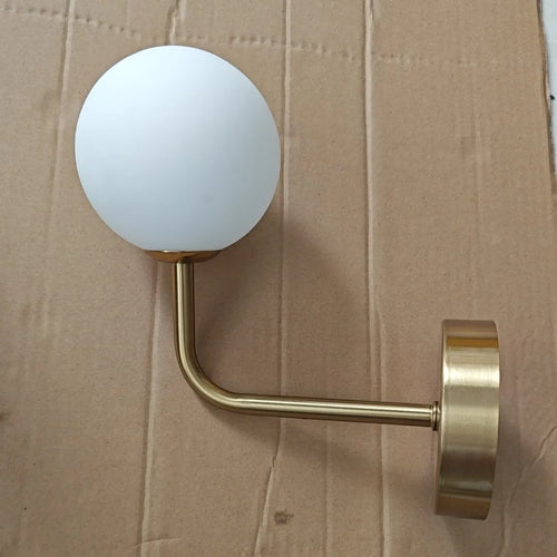 Nordic retro wall lamp with curved metal and glass globe - vue 13 sur 13
