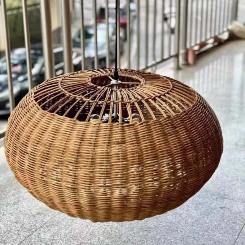 Woven rattan pendant light wabi sabi style for interior decor - vue 4 sur 10
