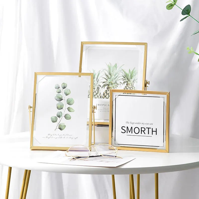 Floating glass photo frame with decorative pressed flowers - vue 6 sur 8