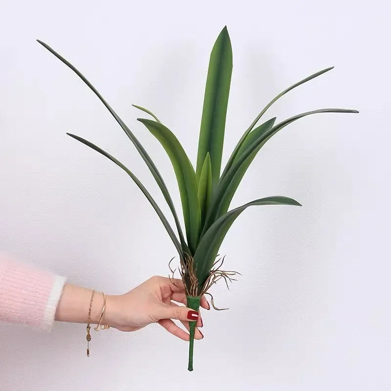 Artificial clivia leaves in soft rubber for indoor decoration - vue 3 sur 9