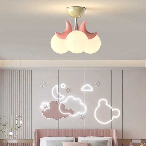 Moon-shaped ceiling light for modern and cosy children's room - vue 4 sur 8