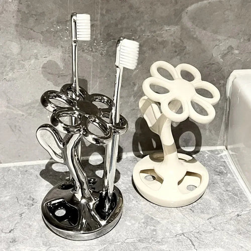 stylish storage holder for brushes and makeup - vue 3 sur 9