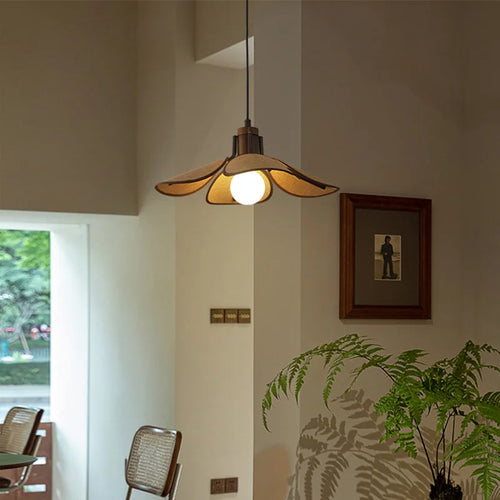 Southeast Asian style linen wood pendant light with adjustable cable - vue 5 sur 8