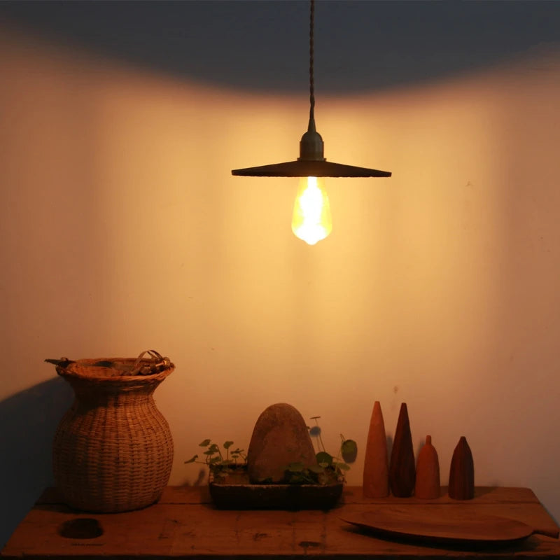 Carved wood pendant light for elegant interior decor - vue 6 sur 8