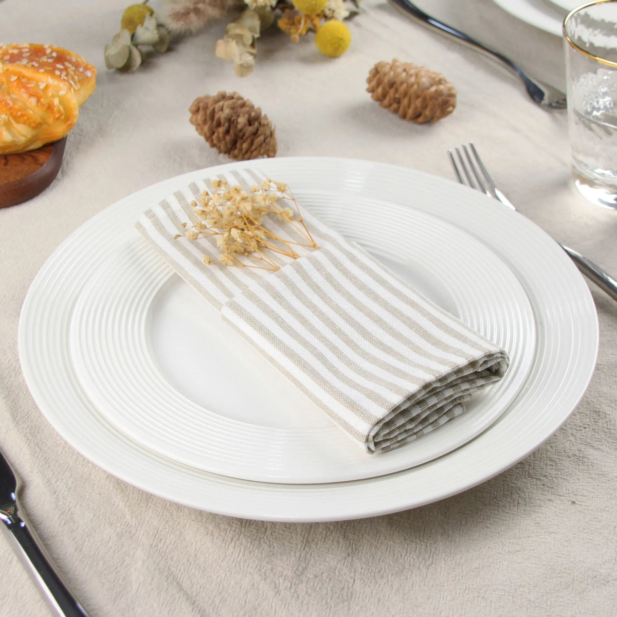 Striped linen cotton blend table napkin european style - vue 4 sur 7