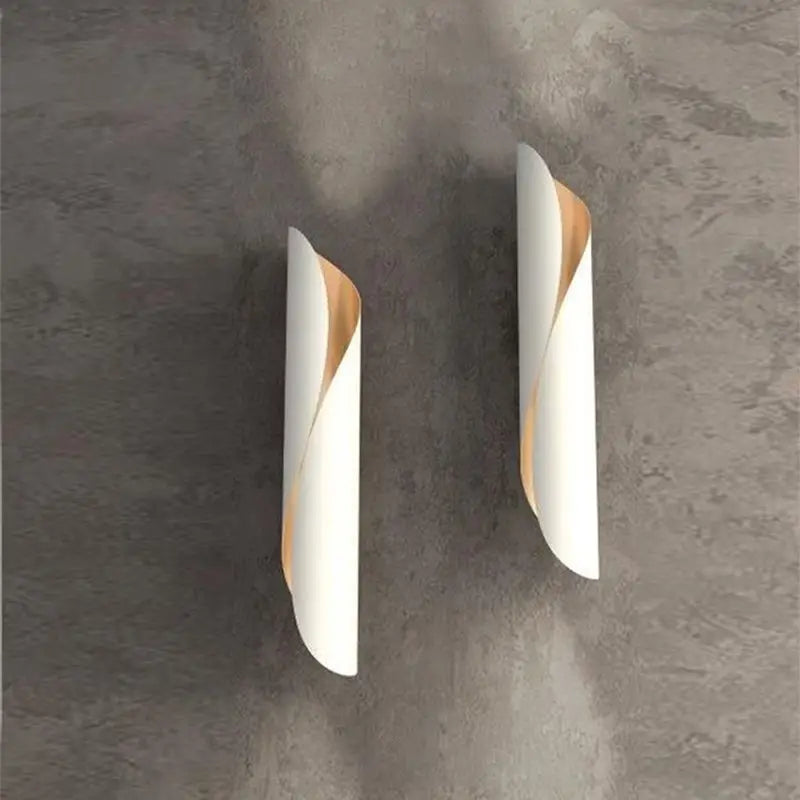 Modern aluminium wall light