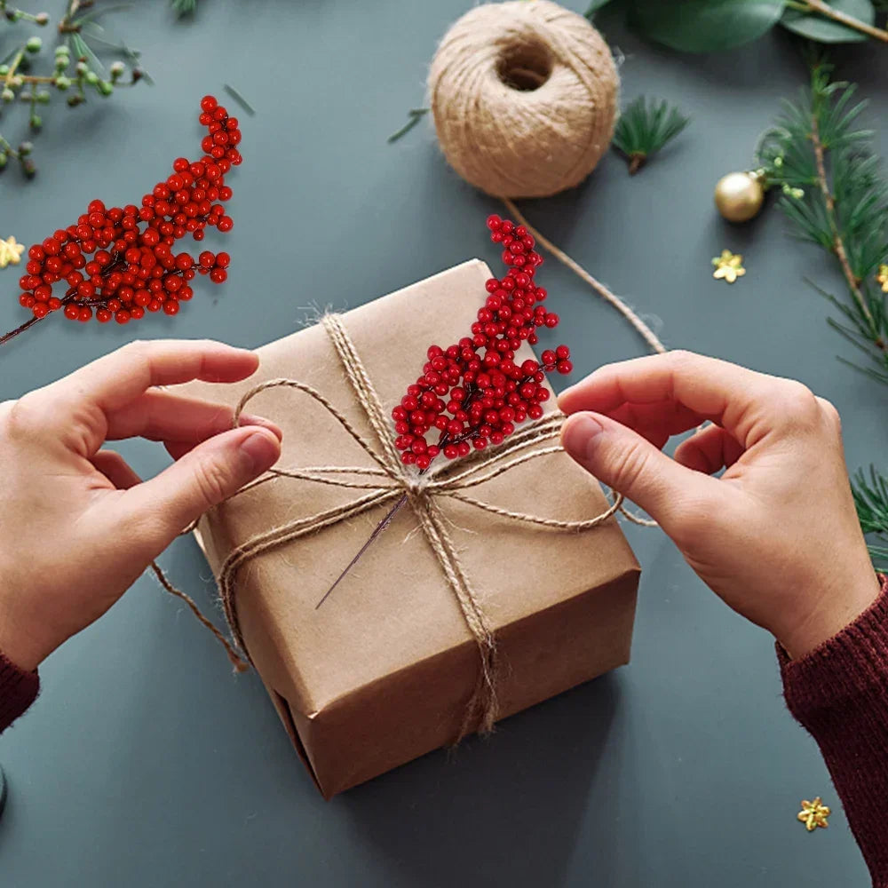Artificial berry branch for Christmas decoration - vue 6 sur 12