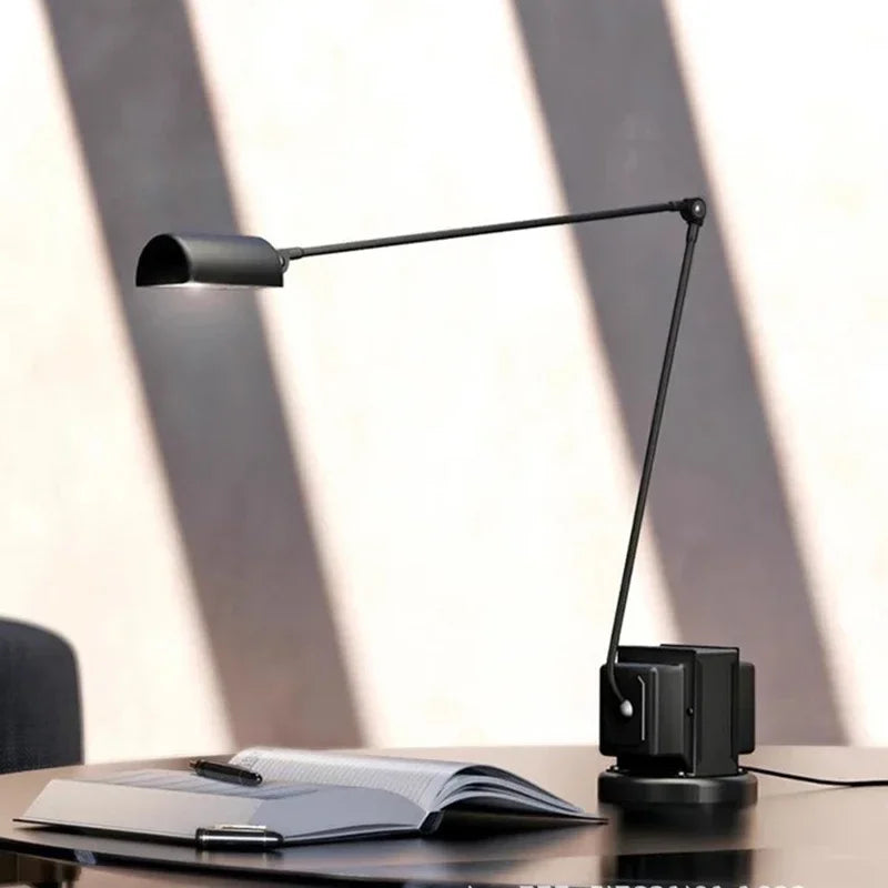 Modern Italian design floor lamp with adjustable swing arm - vue 5 sur 14
