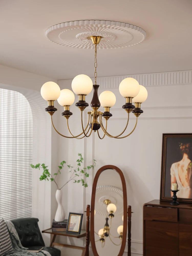 Vintage pendant light for an elegant and refined interior
