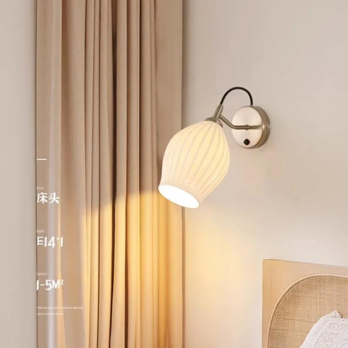 Art deco ceramic wall light for elegant lighting - vue 2 sur 10