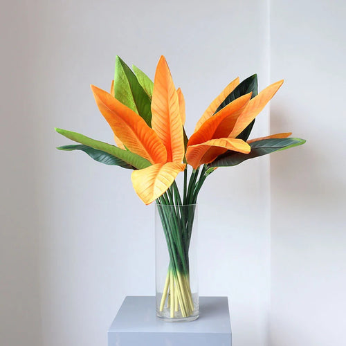 Tropical floral arrangement with decorative birds and bananas for weddings - vue 3 sur 8
