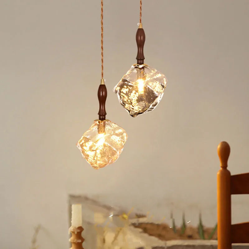 Amber glass ice block style chandeliers for restaurant and bar - vue 3 sur 10