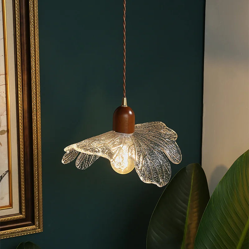 Vintage lotus leaf pendant light for creative décor