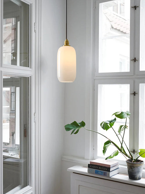 White glass chandelier for an elegant artistic ambience - vue 3 sur 7