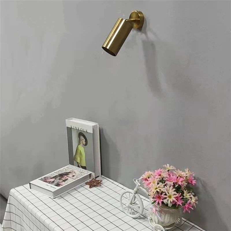 Modern minimalist 360° rotatable LED ceiling light with replaceable bulb - vue 3 sur 10