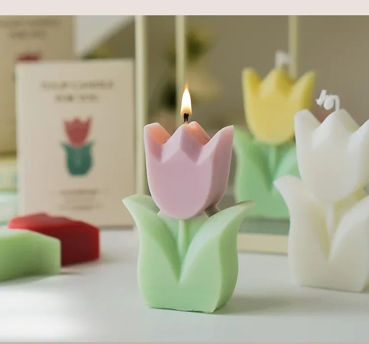 handmade scented tulip candle for decorations and aromatherapy - vue 5 sur 12