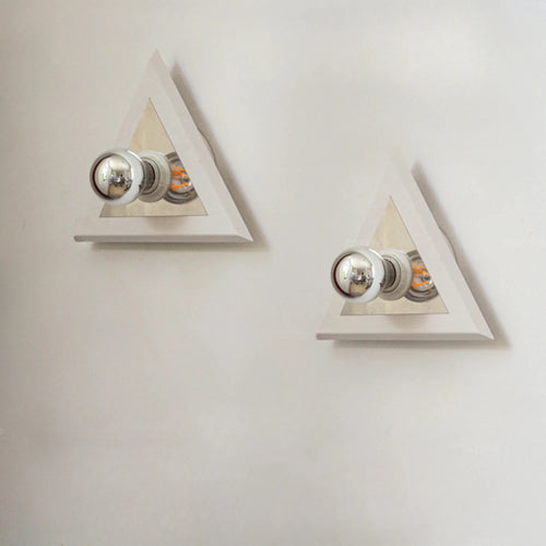 Modern triangular LED wall light for interior decoration - vue 2 sur 7