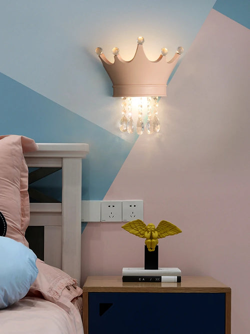 Nordic crown resin wall light for cute children's bedroom - vue 2 sur 12