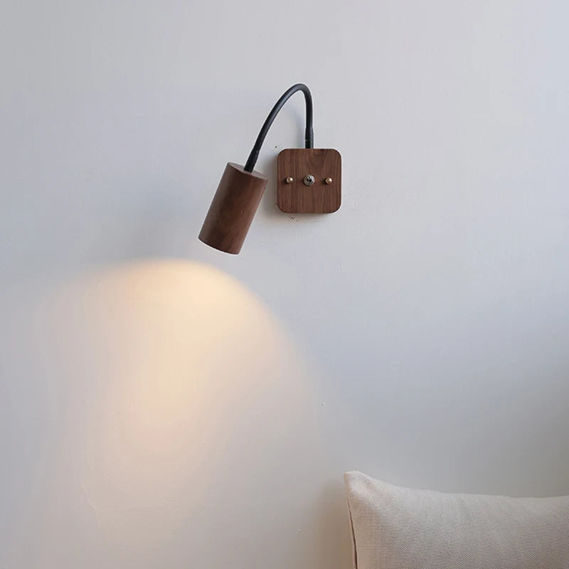 Rotating walnut wood wall lamp for indoor decoration - vue 4 sur 6