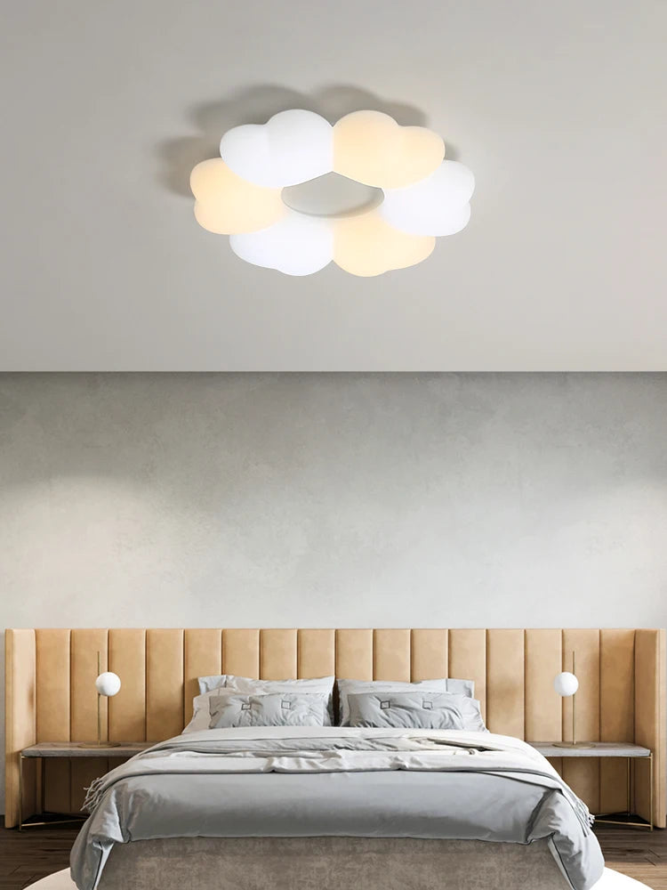 Nordic petal chandelier for a cosy romantic atmosphere - vue 5 sur 10