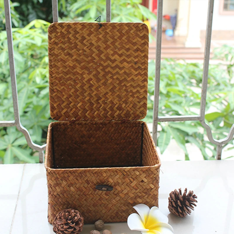 handwoven seaweed storage basket with lid - vue 4 sur 14