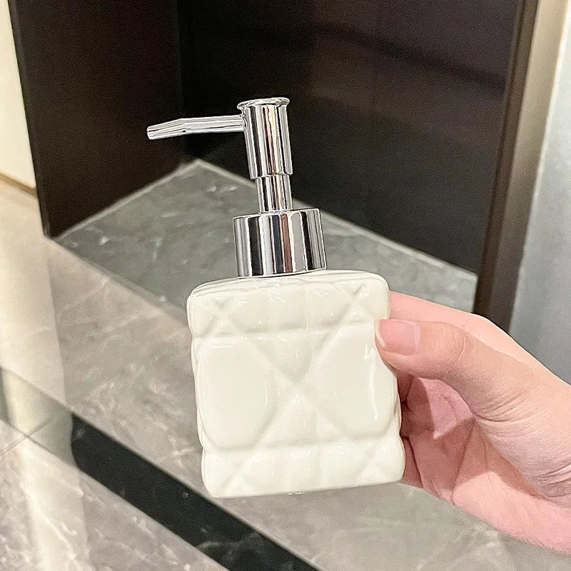 ceramic bottle for gel and hand sanitizer - vue 4 sur 8