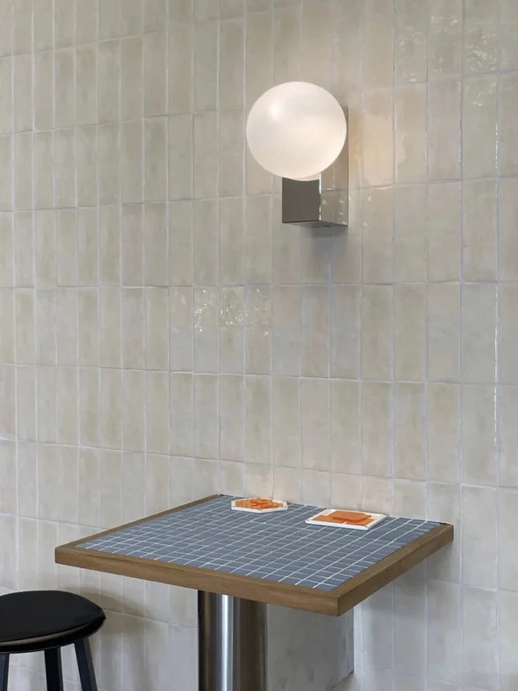 Minimalist stainless steel wall light for modern interiors - vue 3 sur 10