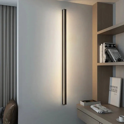 Minimalist cuboid LED wall light in aluminium with remote dimming - vue 2 sur 22