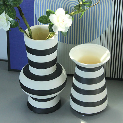 geometric striped ceramic vase for home decor - vue 4 sur 8