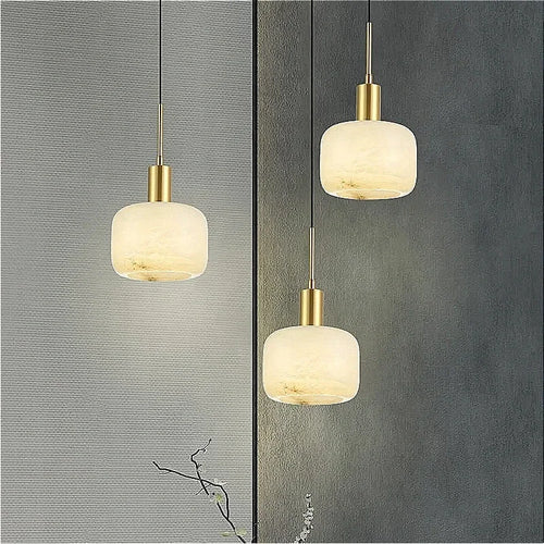Modern marble and copper chandelier with elegant Nordic design - vue 2 sur 7