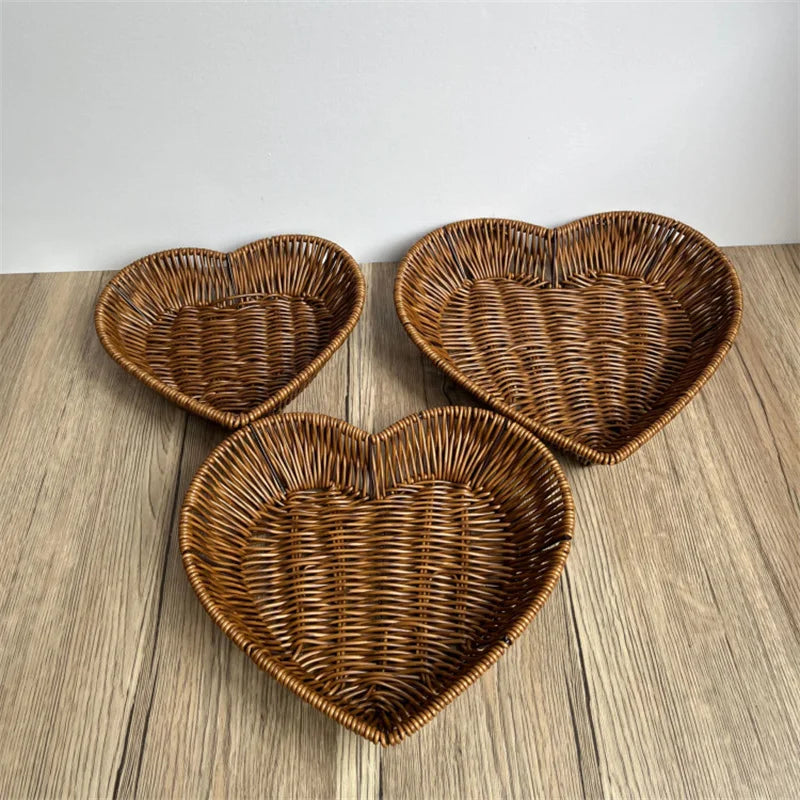 Woven rattan-style basket for fruit and decorative storage