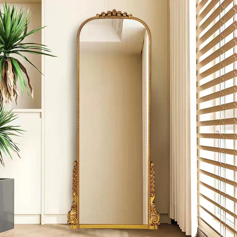 Modern decorative mirrors for an elegant and stylish home