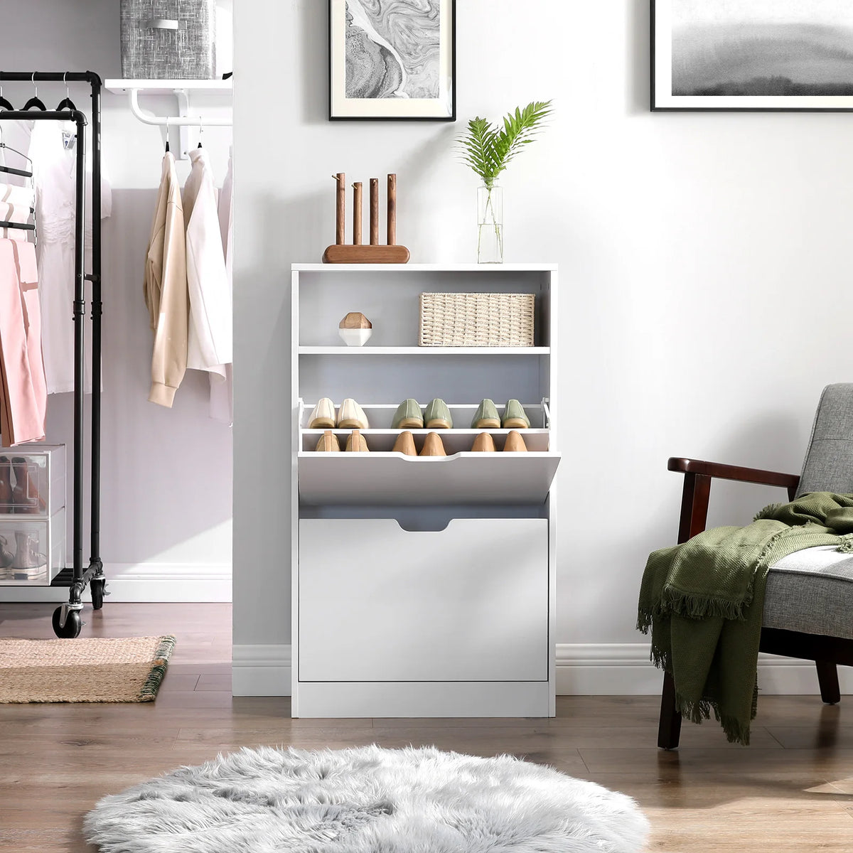 VASAGLE Shoe Cabinet with 2 Hinged Doors, Shoe Rack, Open Compartment, Adjustable Divider, 8-12 Pairs, for Small Entryway - vue 2 sur 8