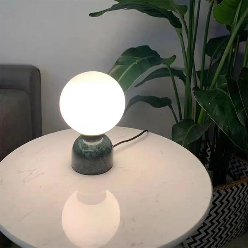 Marble and glass table lamp for an elegant interior - vue 4 sur 9