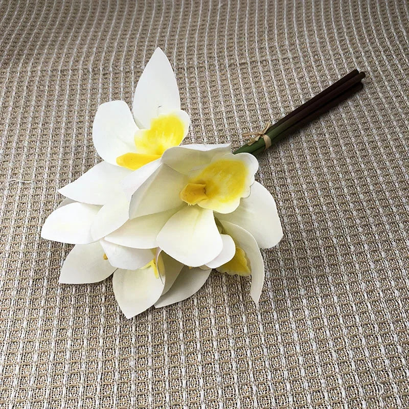 Artificial flower bouquet for warm and modern decor