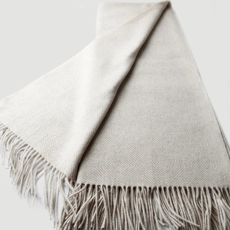 Soft wool throw with spiral pattern and fringes - vue 3 sur 5