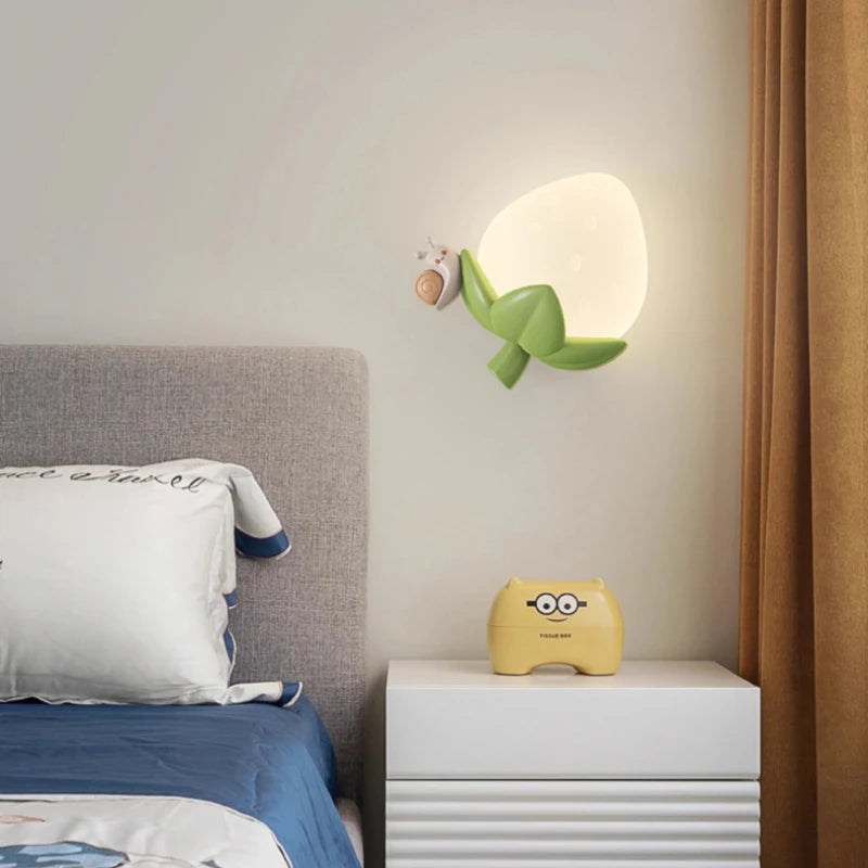 Creative banana, corn, and strawberry wall light for children's room - vue 3 sur 9