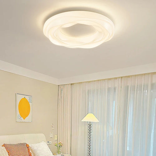 Romantic crown chandelier for little girl's bedroom - vue 5 sur 16