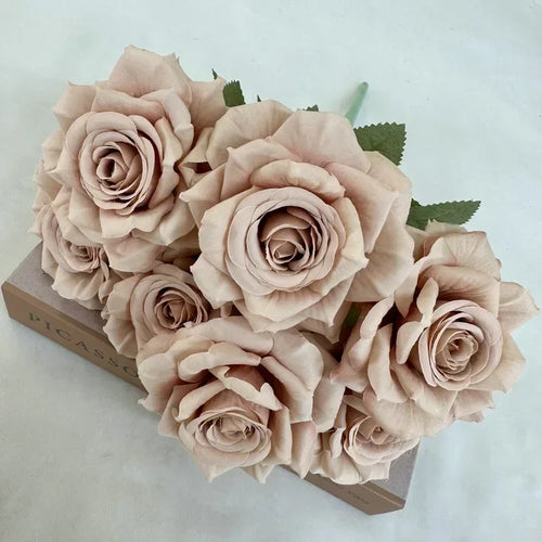 Artificial silk rose bouquet for festive decoration - vue 12 sur 15
