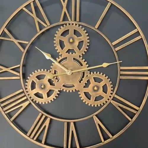 retro metal wall clock with large decorative gear - vue 5 sur 6