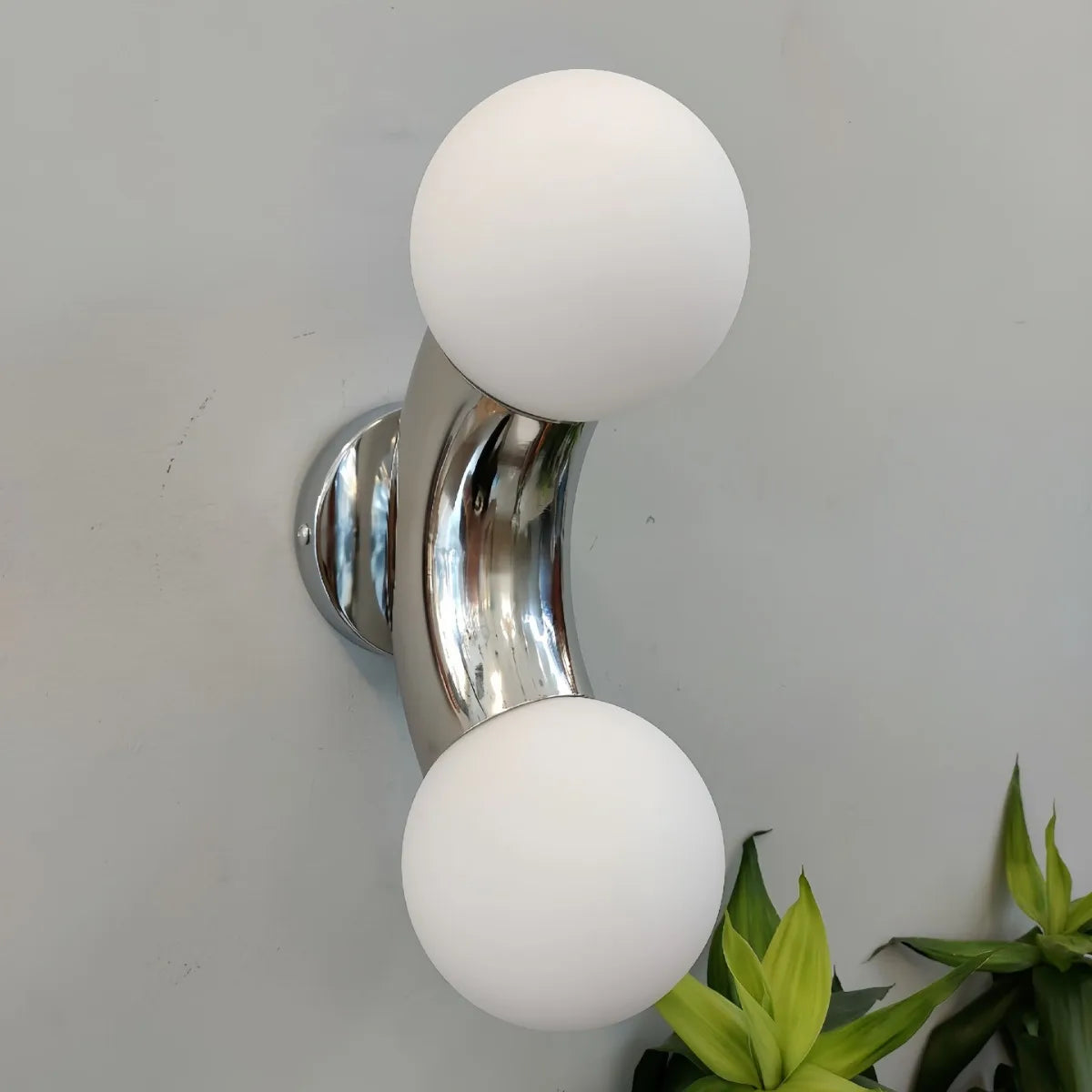 Italian Designer Creative Grape Wall Lamp Sconce Light Corridor Bedroom Lighting - vue 2 sur 7
