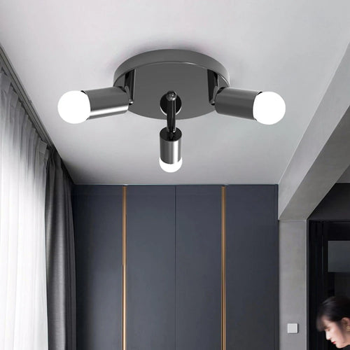Adjustable three-head rotatable flush mount ceiling light for modern lighting - vue 4 sur 9