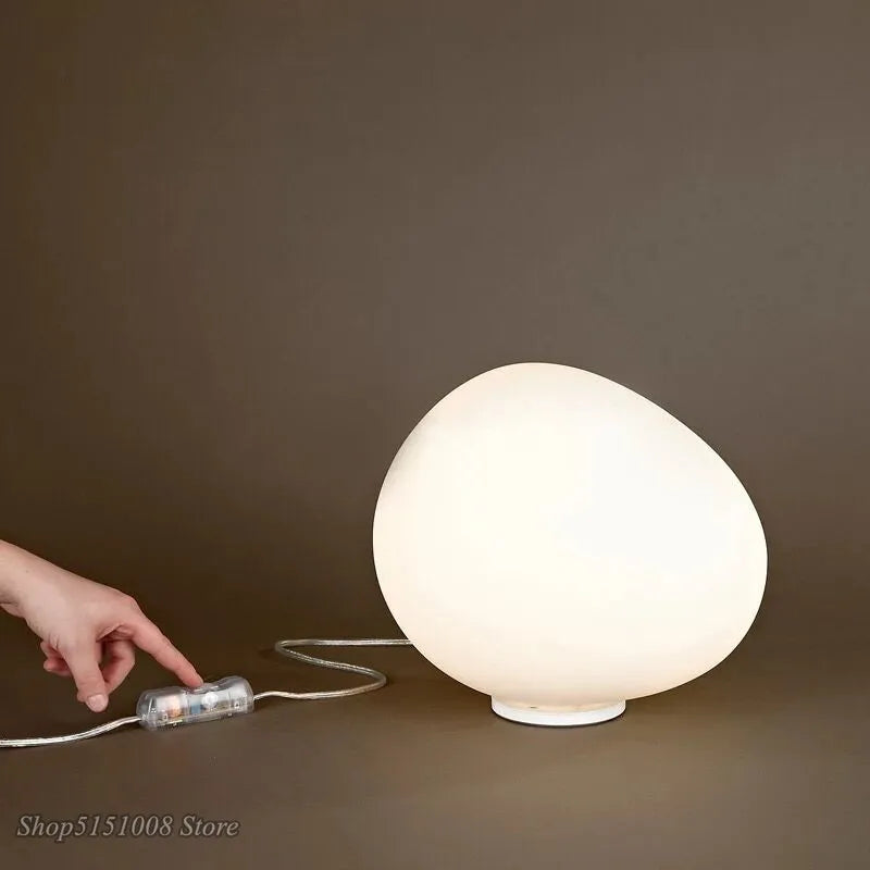 Modern glass desk lamp with creative Nordic decorative design - vue 3 sur 6
